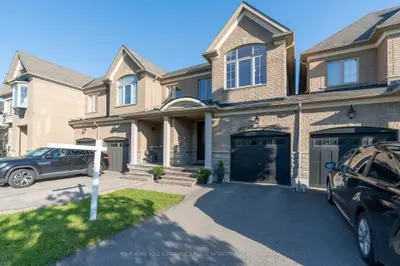 Att/Row/Townhouse in Vaughan