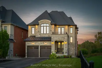 Detached in King