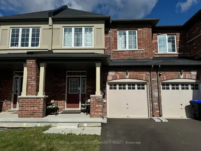 Att/Row/Townhouse in Innisfil