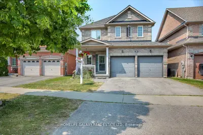 24 Saltzburg Crescent, Georgina, On L4p 4h3