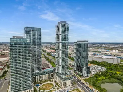 Condo Apartment in Vaughan