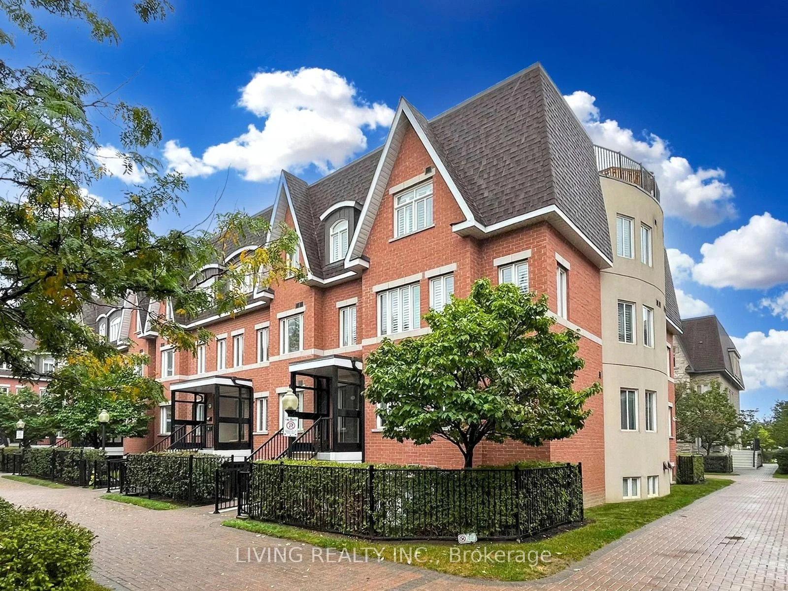 Condo Townhouse in Markham
