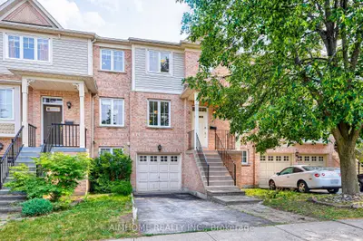 Att/Row/Townhouse in Markham