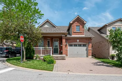 Detached Condo in New Tecumseth