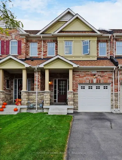 Att/Row/Townhouse in Whitchurch-Stouffville