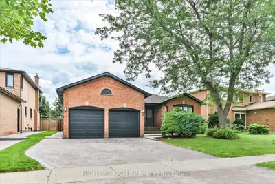 Detached in Richmond Hill