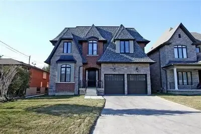 Detached in Richmond Hill