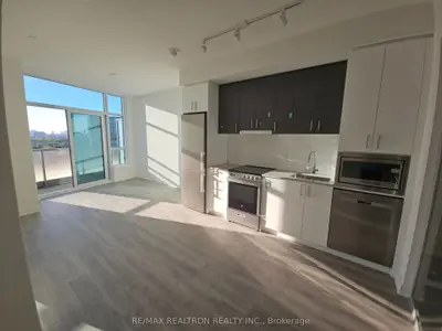 Condo Apartment in Vaughan