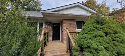 Semi-Detached in Richmond Hill