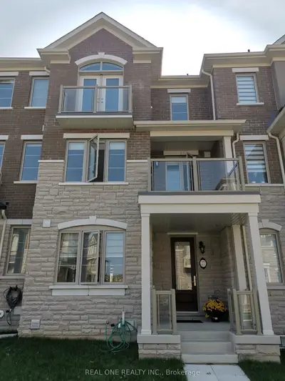 Att/Row/Townhouse in Markham