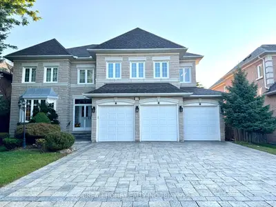 Detached in Richmond Hill