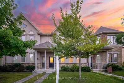 Att/Row/Townhouse in Markham