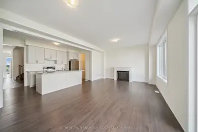 Att/Row/Townhouse in Aurora