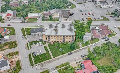 Common Element Condo in Uxbridge