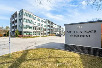 Condo Apartment in New Tecumseth