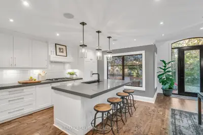 Detached in Newmarket