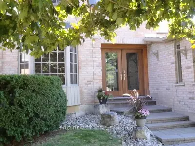 Detached in Newmarket