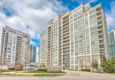 Condo Apartment in Vaughan