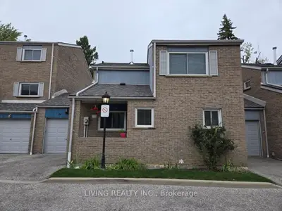 Condo Townhouse in Markham