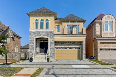 Detached in Richmond Hill