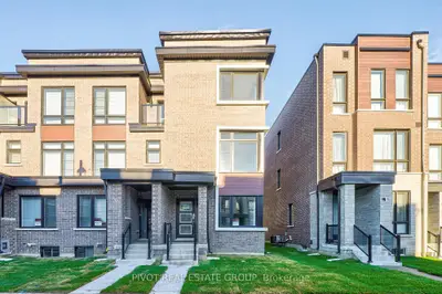 Att/Row/Townhouse in Markham