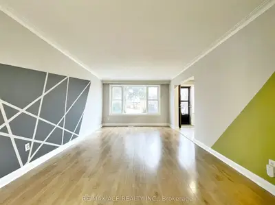 Semi-Detached in Richmond Hill