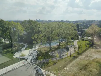 3 Rosewater Street 710w, Richmond Hill, On L4c 5t6