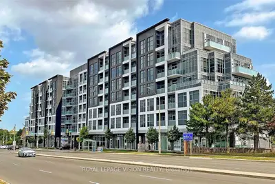 Condo Apartment in Richmond Hill