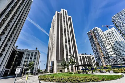 Condo Apartment in Vaughan