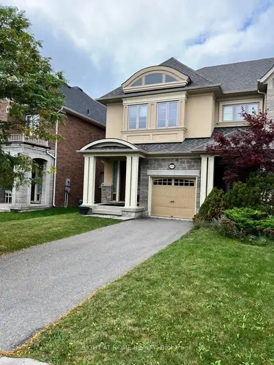 Att/Row/Townhouse in Richmond Hill