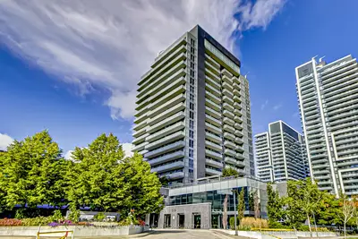 Condo Apartment in Richmond Hill
