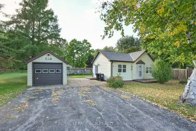 Detached in New Tecumseth