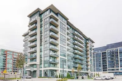 Condo Apartment in Richmond Hill