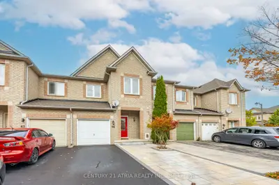 Att/Row/Townhouse in Aurora