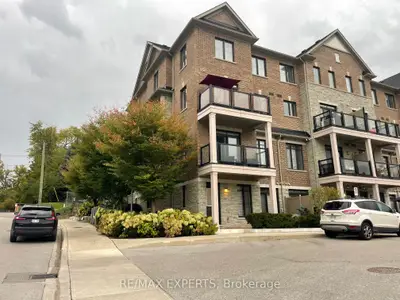 Condo Townhouse in Vaughan