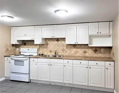 Semi-Detached in Richmond Hill