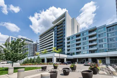 Condo Apartment in Vaughan