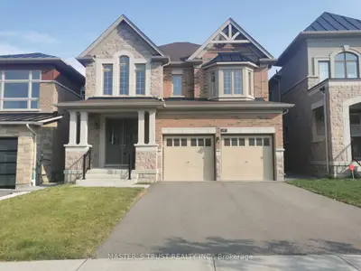 Detached in East Gwillimbury