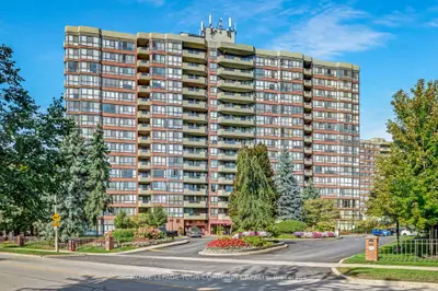 Condo Apartment in Richmond Hill