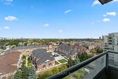 Condo Apartment in Vaughan
