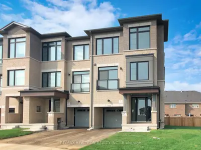 Att/Row/Townhouse in Vaughan
