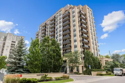 Condo Apartment in Vaughan