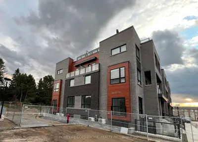 Condo Townhouse in Newmarket