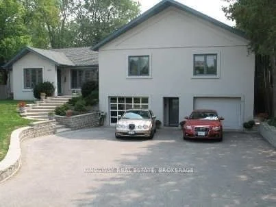 499 Sixteenth Avenue, Richmond Hill, ON L4B 3N1