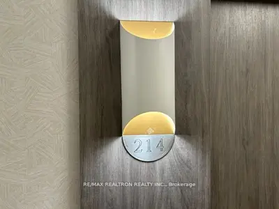 Condo Apartment in Vaughan