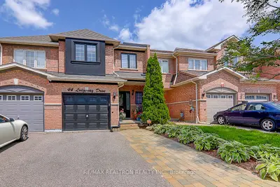 Att/Row/Townhouse in Vaughan