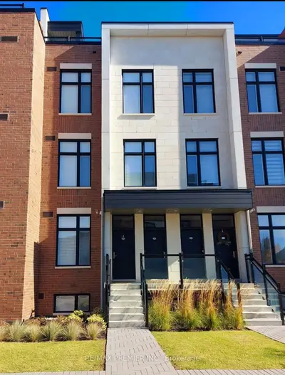 Condo Townhouse in Vaughan
