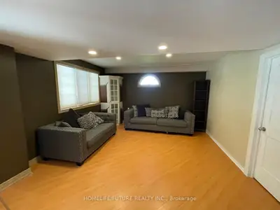 Detached in East Gwillimbury