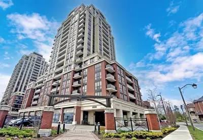 Condo Apartment in Markham