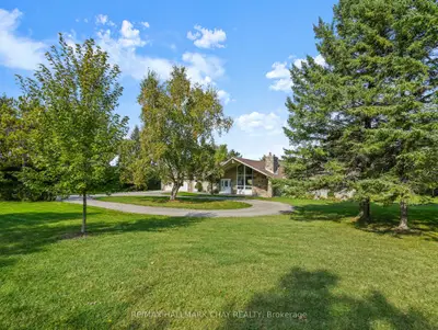 Detached in New Tecumseth